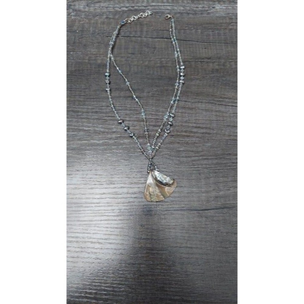 Unsigned Vintage Mother of Pearl Shell Blue Clear Beaded Chain Pendent Necklace